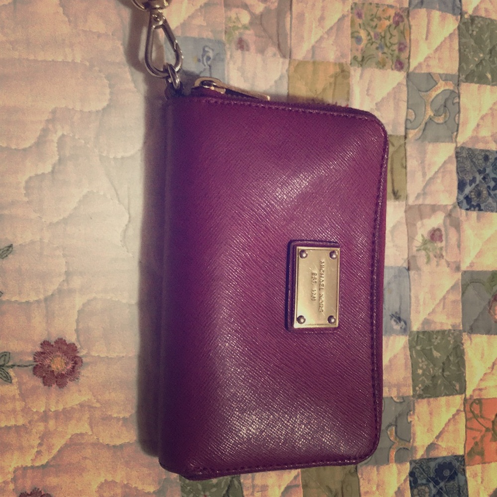Michael Kors fuchsia wristlet